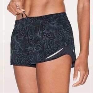 Lululemon 4in. Hotty Hot shorts